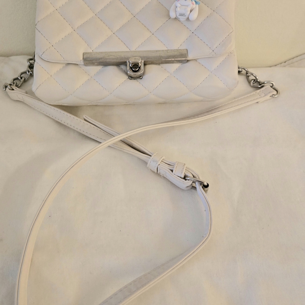 NWOT Steve Madden Elegant White Quilted Shoulder Bag With Bag Charm